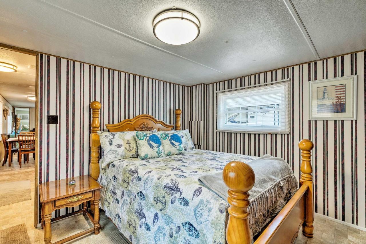 Cabin with Fire Pit, Walk to Steinhatchee River! Exterior foto